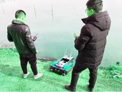 <b>立得空間與武漢世隆共探無人船技術(shù)新境界——湯遜湖畔現(xiàn)場演示引關(guān)注</b>